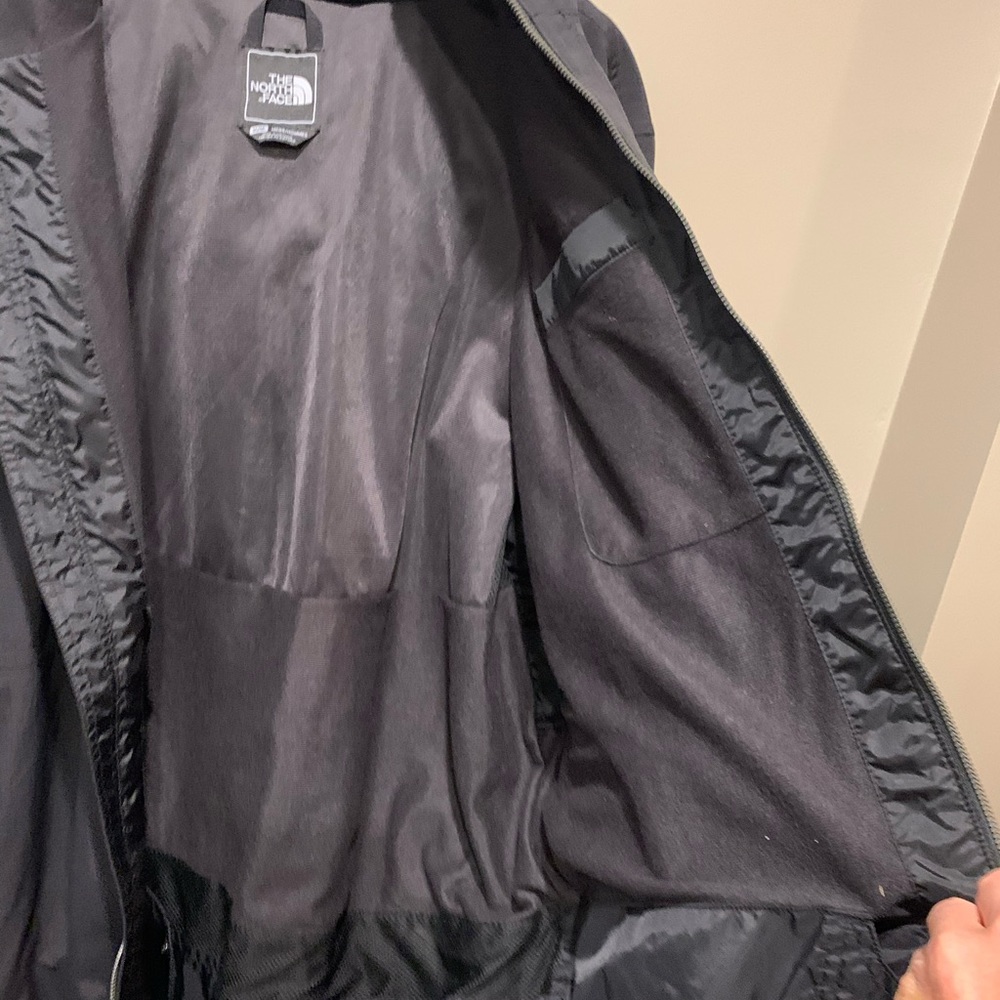 Black North Face Jacket - Excellent Condition - Picture 4 of 10